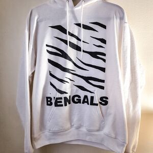 White and Black Graphic Men's Hoodie